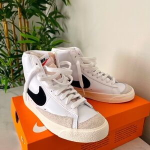 Nike Blazer Mid ‘77 - BRAND NEW